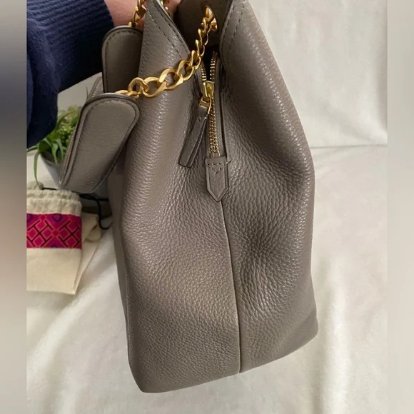 ✨Like New Tory Burch Chelsea Slouchy Leather Tote Bag